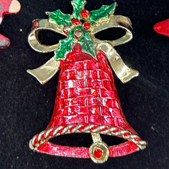 Vintage Christmas Holiday
Theme Brooches Small Red Pink Santa, Bell & Flamingo - Picture 4 of 5